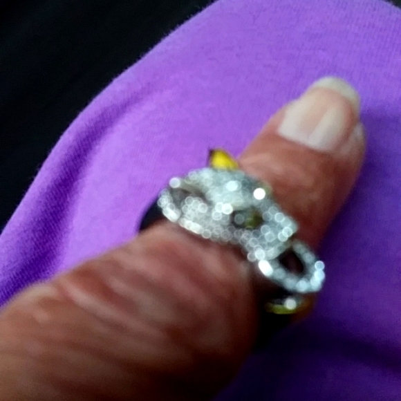 TWO TONE YELLOW AND SLIVER CAT RING - Picture 4 of 4